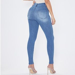 JUNIOR CURVY FIT HIGH-RISE SKINNY JEAN